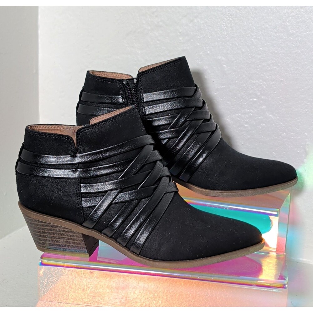 LifeStride Soft System Black Strappy Ankle Boots Womens 6M Western NWOB